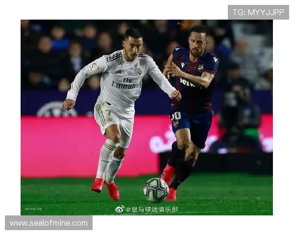 赖斯与卡塞米罗：防守型中场战术角色对比分析